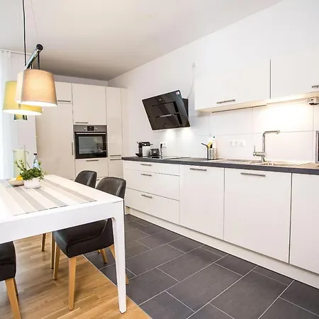 Ferienwohnung-hoechsten * Friedrichshafen